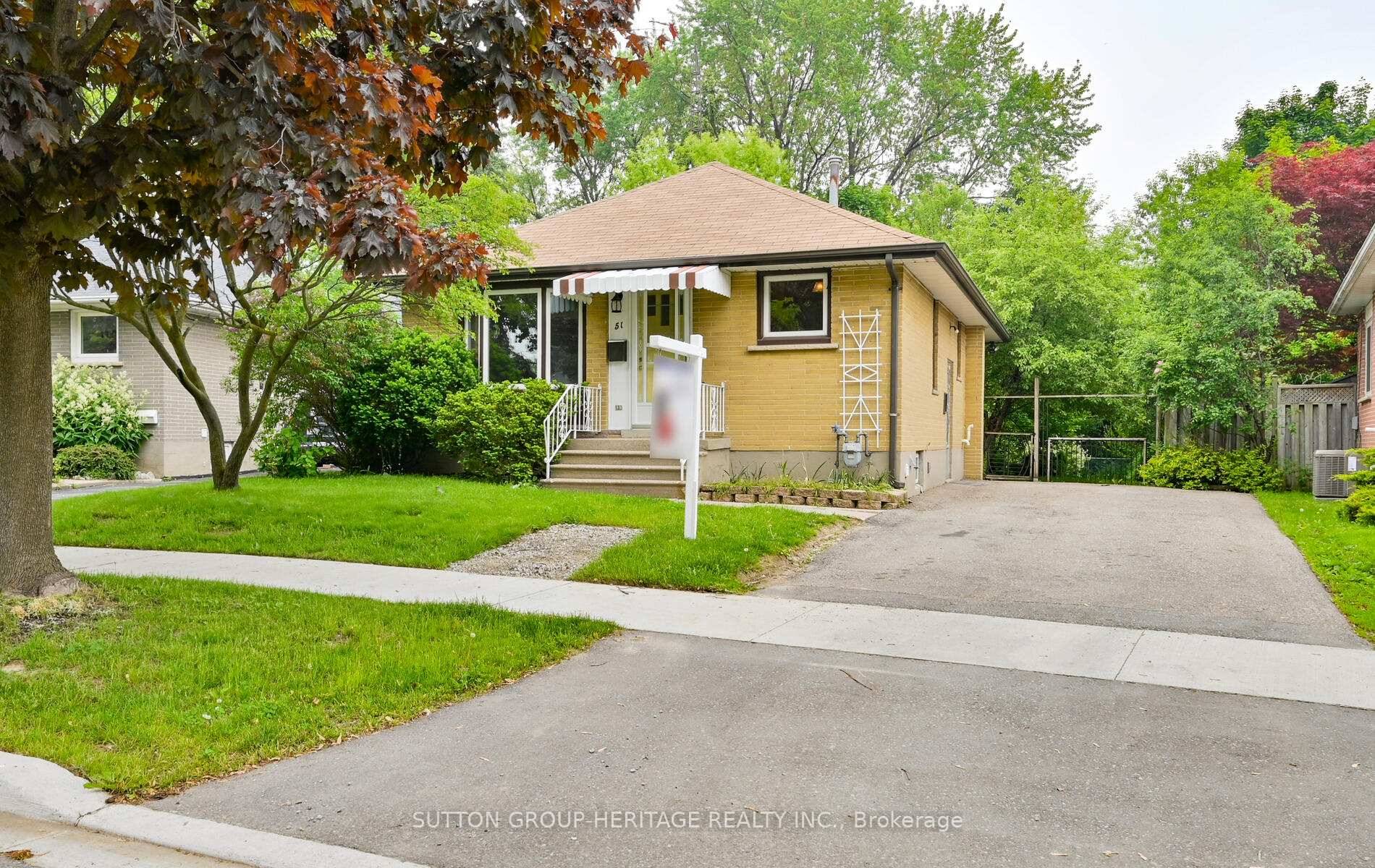 Charming All Brick 3 1 Bungalow With Legal Basement Apartment In South Ajax !