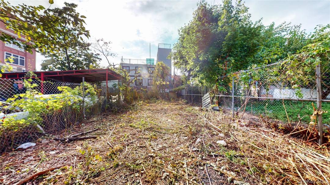 374 Ashford Street presents a unique opportunity to build in one of Brooklyn's fastest evolving neighborhoods.