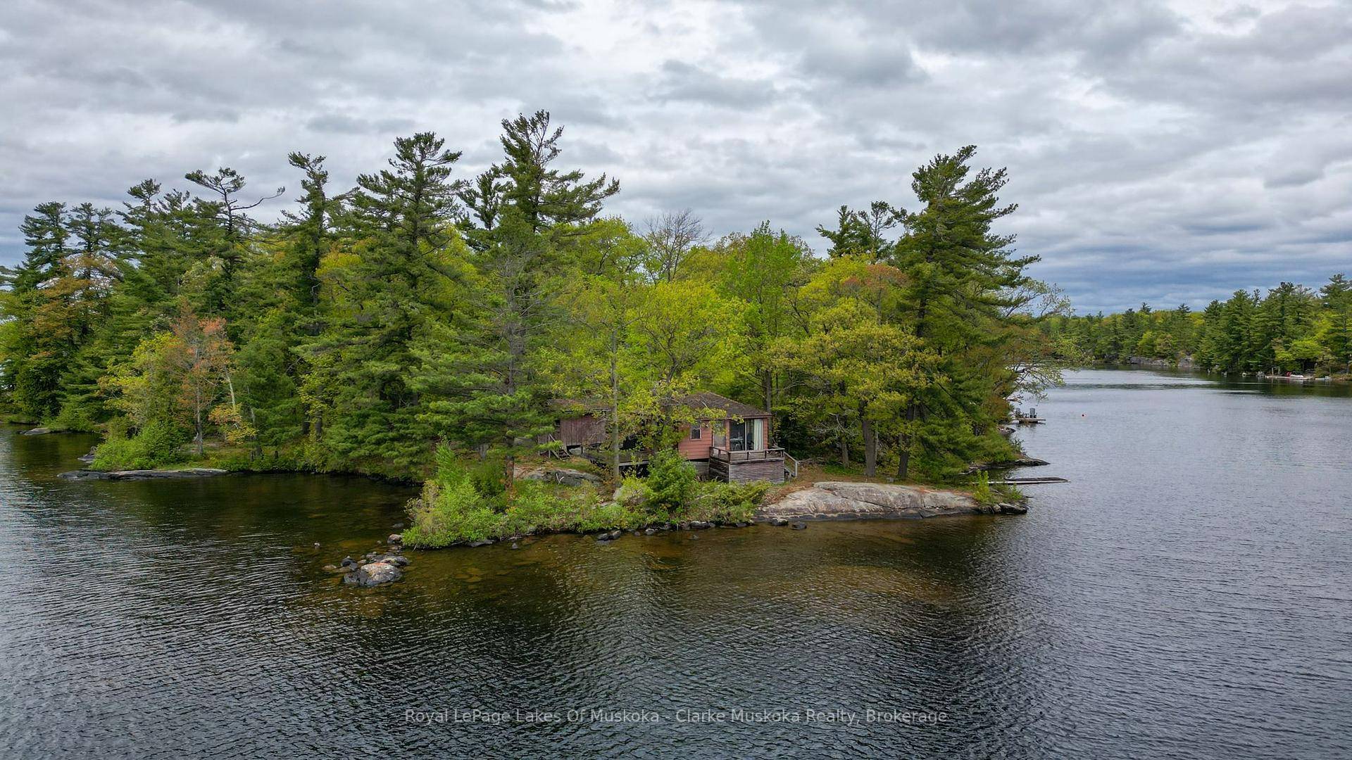 Handy man special ! Cabin located on Six Mile Lake.