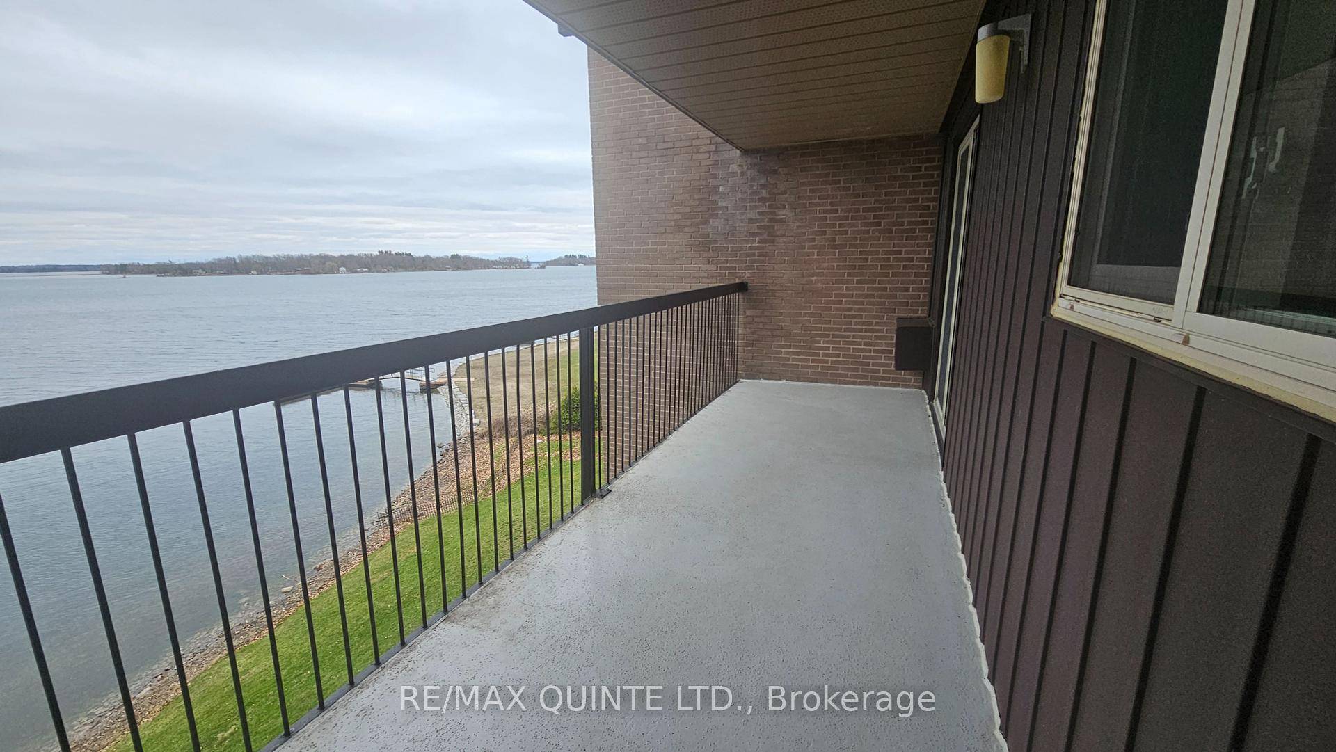 Cozy and comfortable one bedroom unit in the popular Pier One Condominium.