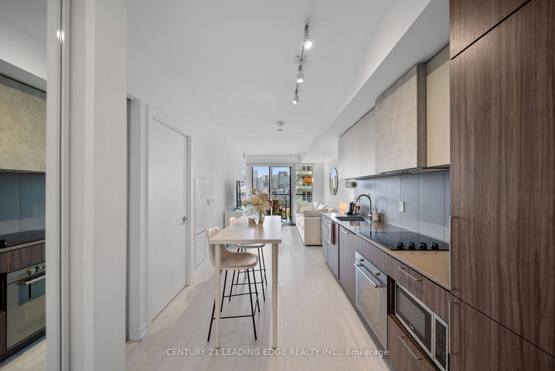 Welcome to Unit 2020 at ZEN King West, a stylish and efficient 1 bedroom den suite offering 601 sq ft of thoughtfully designed living space, including two full bathrooms for ...