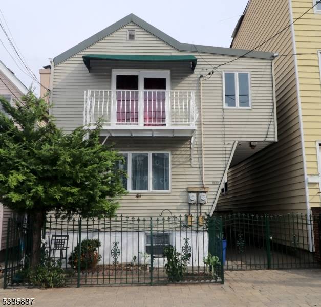 Welcome to 69 New York Avenue !