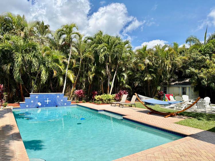 Welcome to this beautifully furnished Ranch style residence located in the highly sought after Lake Ida neighborhood.