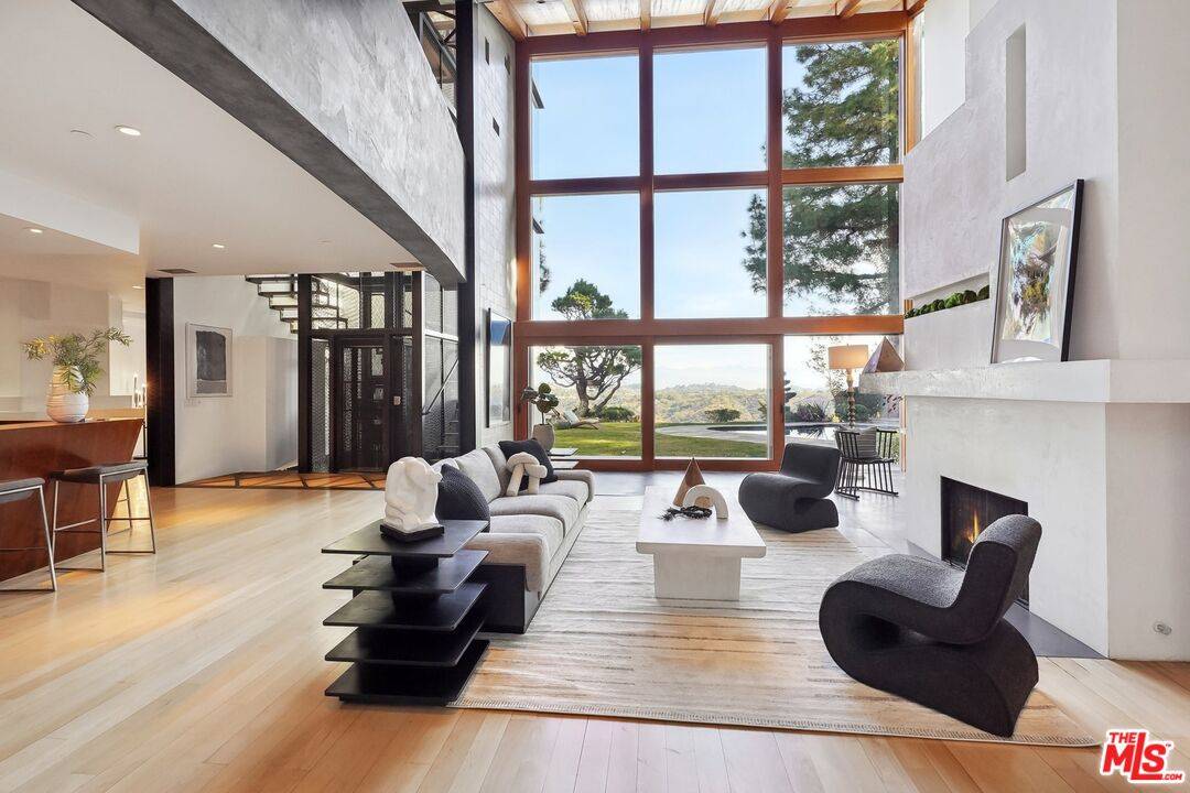 2238 Stradella Rd 6.0 Bel Air LA