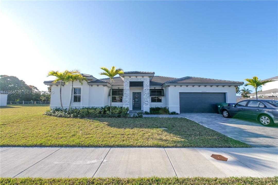 Discover refined living in this beautifully appointed residence nestled in one of Homestead s most desirable and rapidly growing communities No HOA.