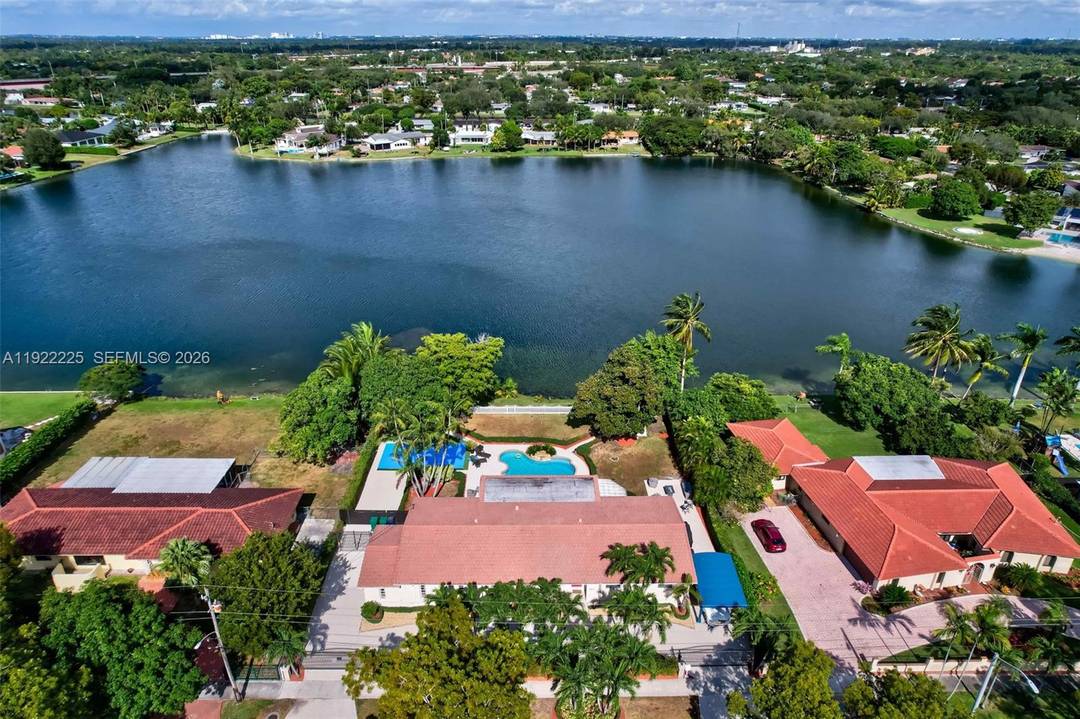 Lakefront living in the heart of Kendall.