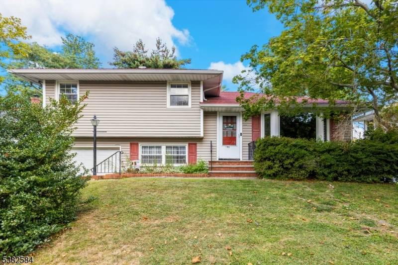Nestled in the desirable Inman Heights section of Rahway, close to Milton Lake this beautifully maintained 3 bedroom, 2 bathroom split level home offers comfort, space, and style just minutes ...