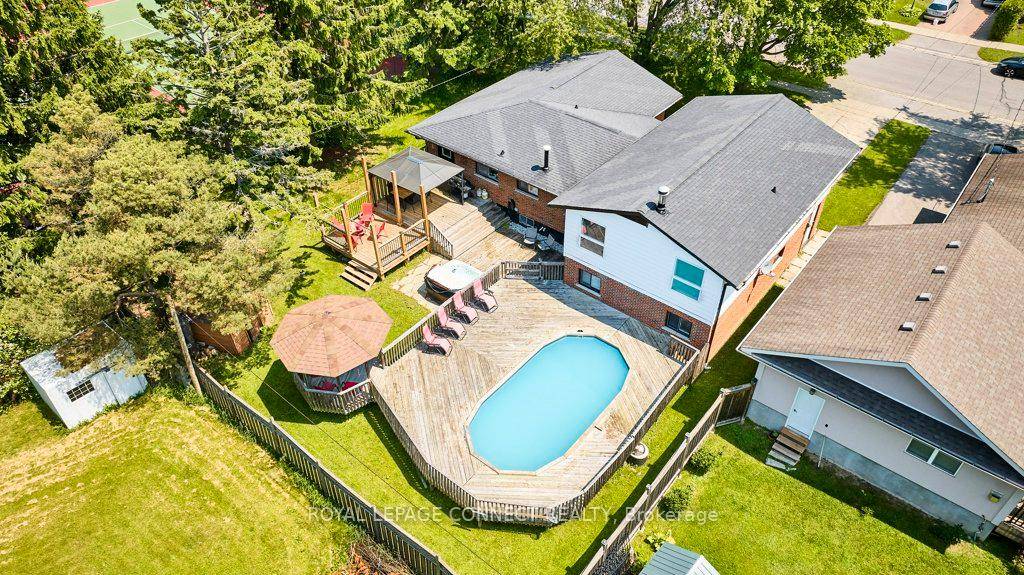 Welcome to 19 Coverdale Ave in beautiful Cobourg !