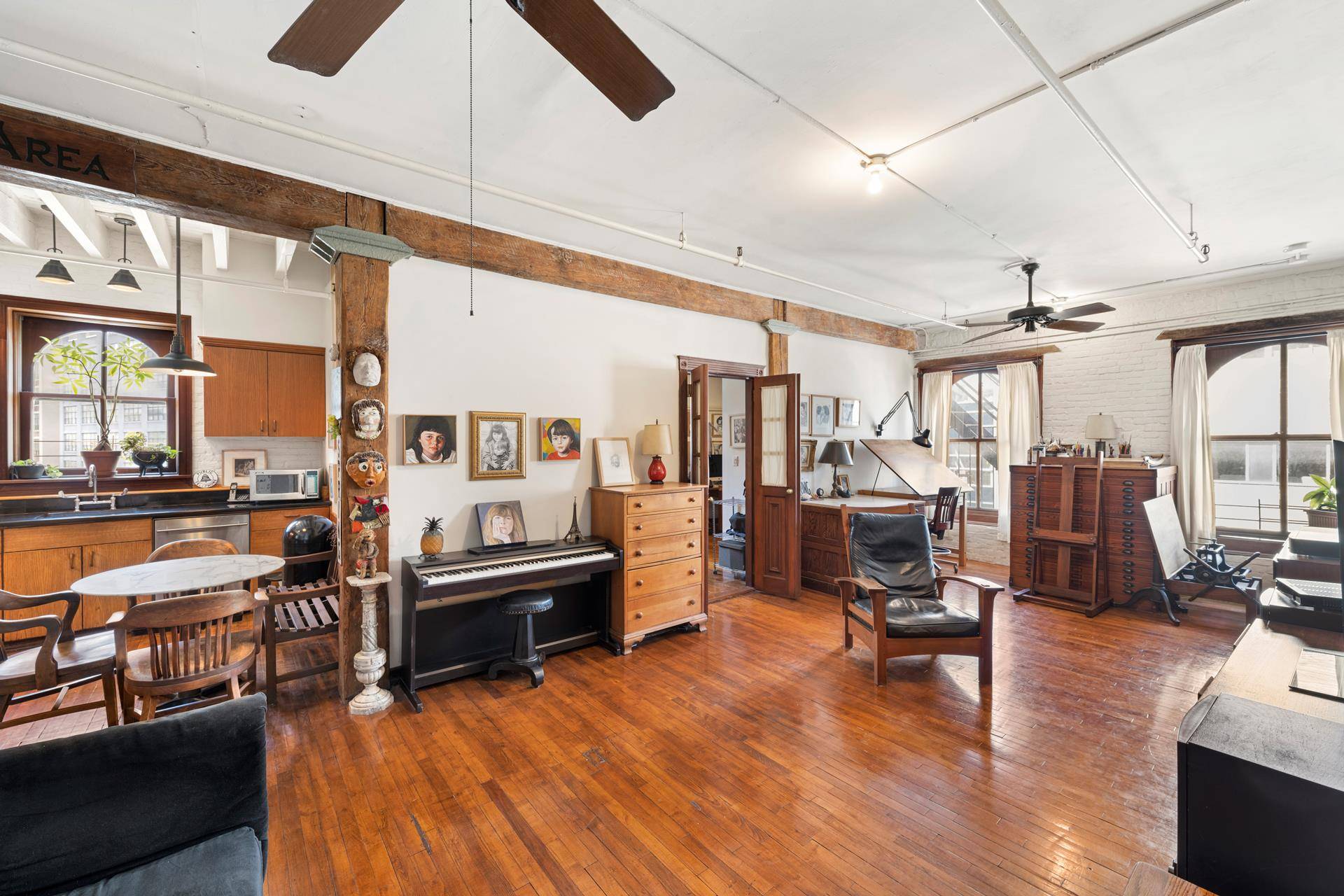 Full floor loft in the heart of historic SoHo !