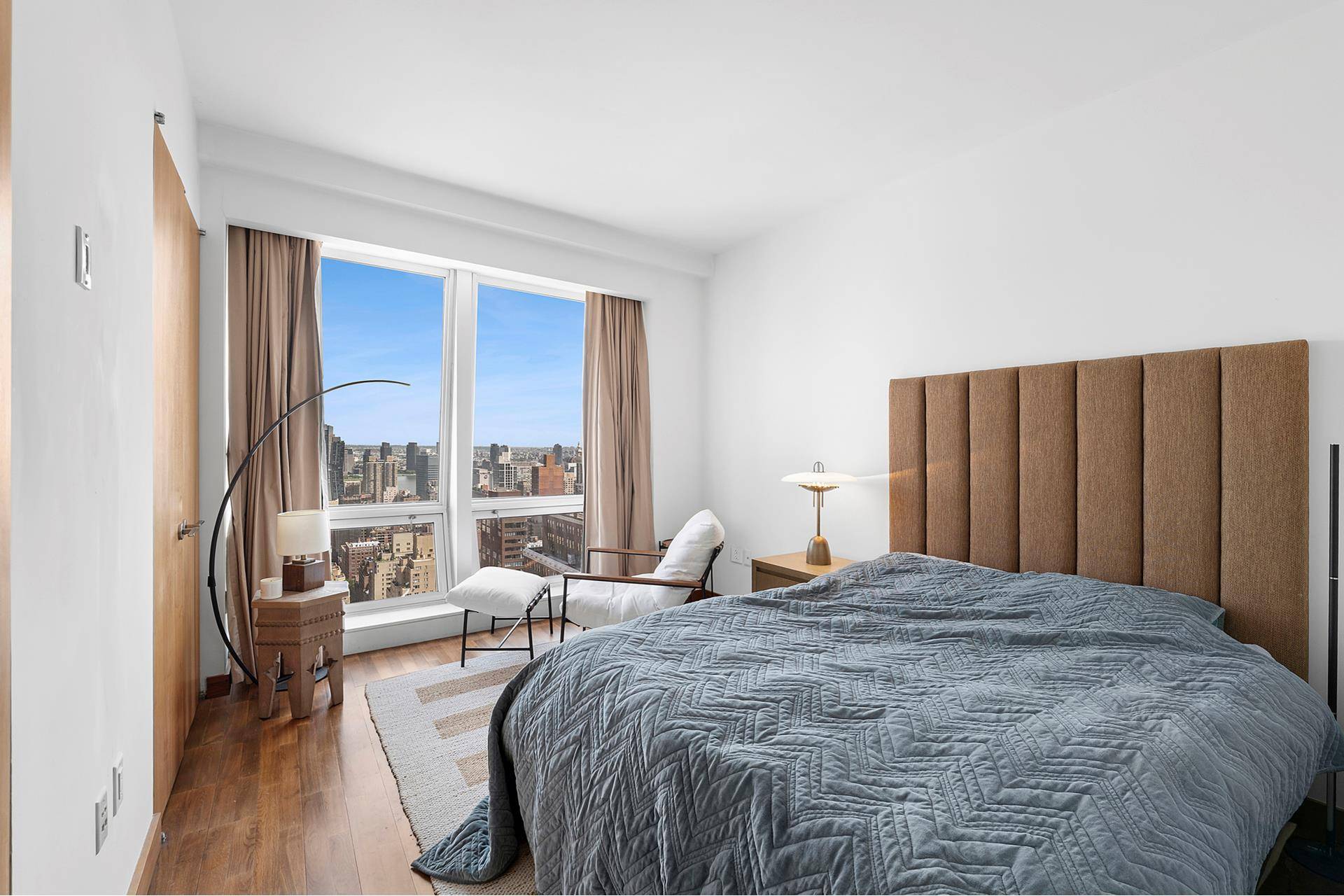 Furnished rental at 400 Fifth Avenue !