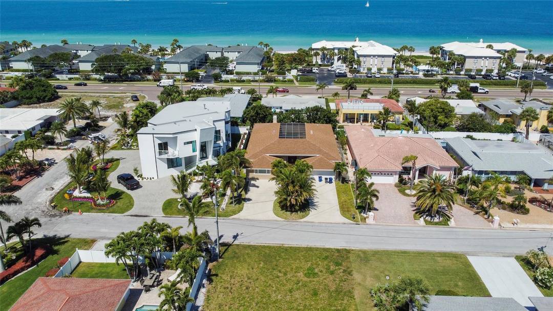 CONTACT JEN GRASSO SEE Agent Ph 2 Live like you are on vacation every day in this lovely home located steps from Belleair beach.