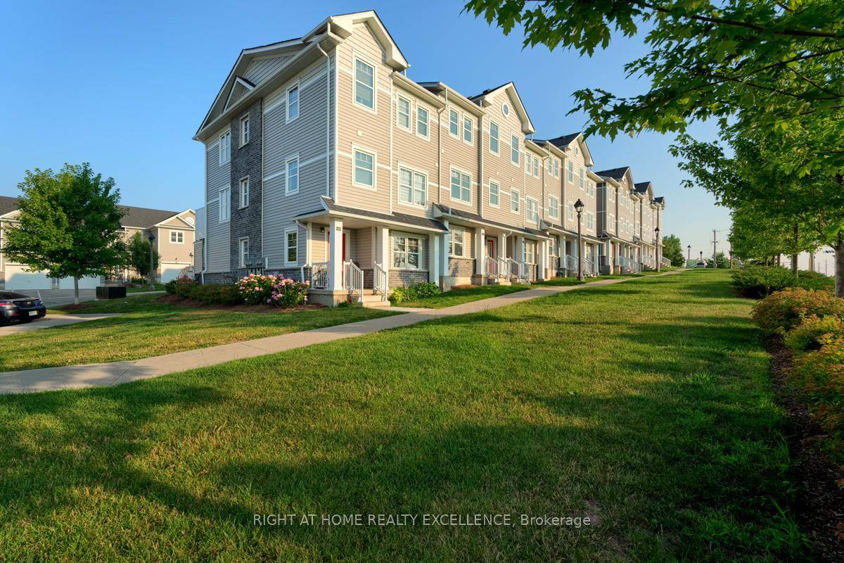 Spacious amp ; Modern 3 1 Bedroom Townhome with Double Garage For Lease in Prime Kitchener Location !