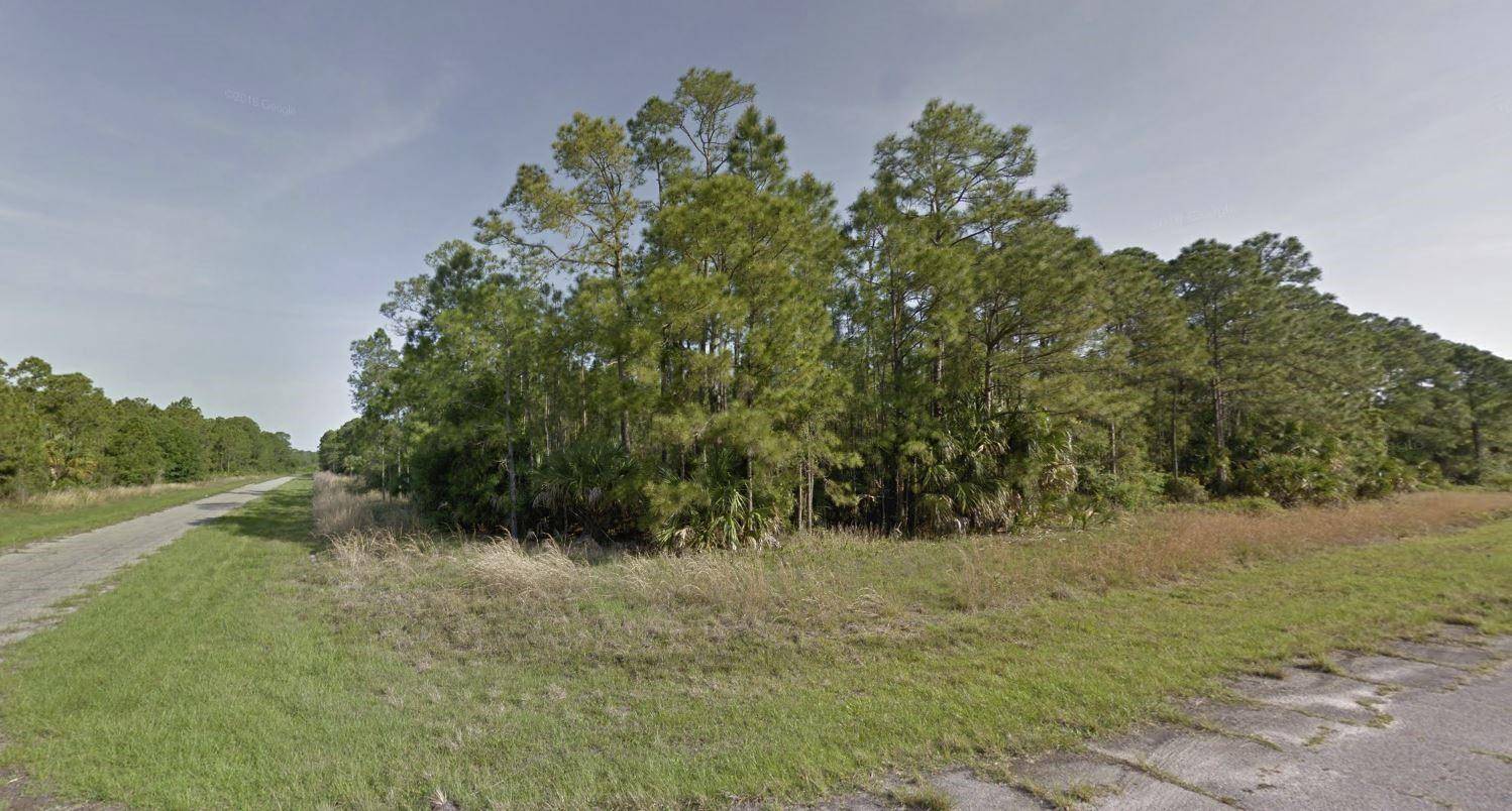 Build your dream home on this oversized corner lot in this up and coming area of North Port, close to Interstate 75, and the beautiful gulf beaches.