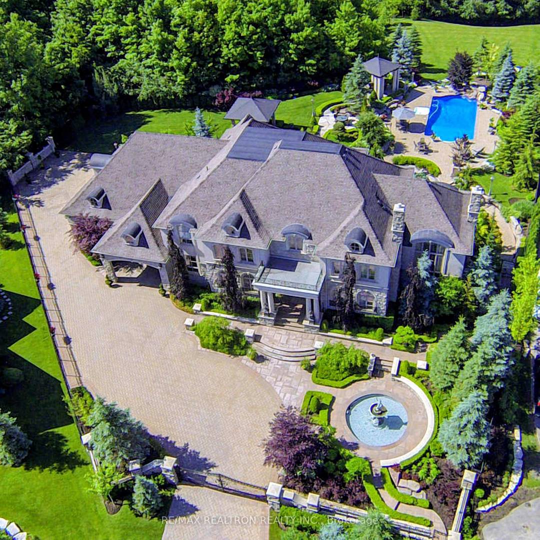 An ultra rare gated Kleinburg estate set on an extraordinary 4.