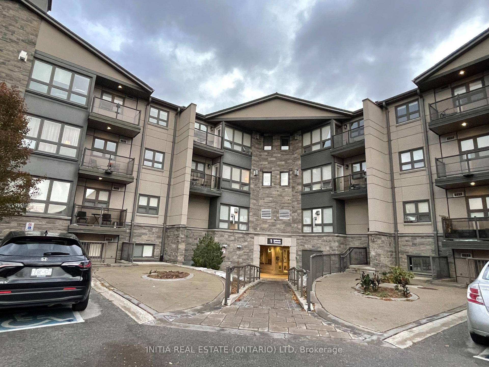 Move in ready condition, close to Masonville Mall and Western University, a AAA location.