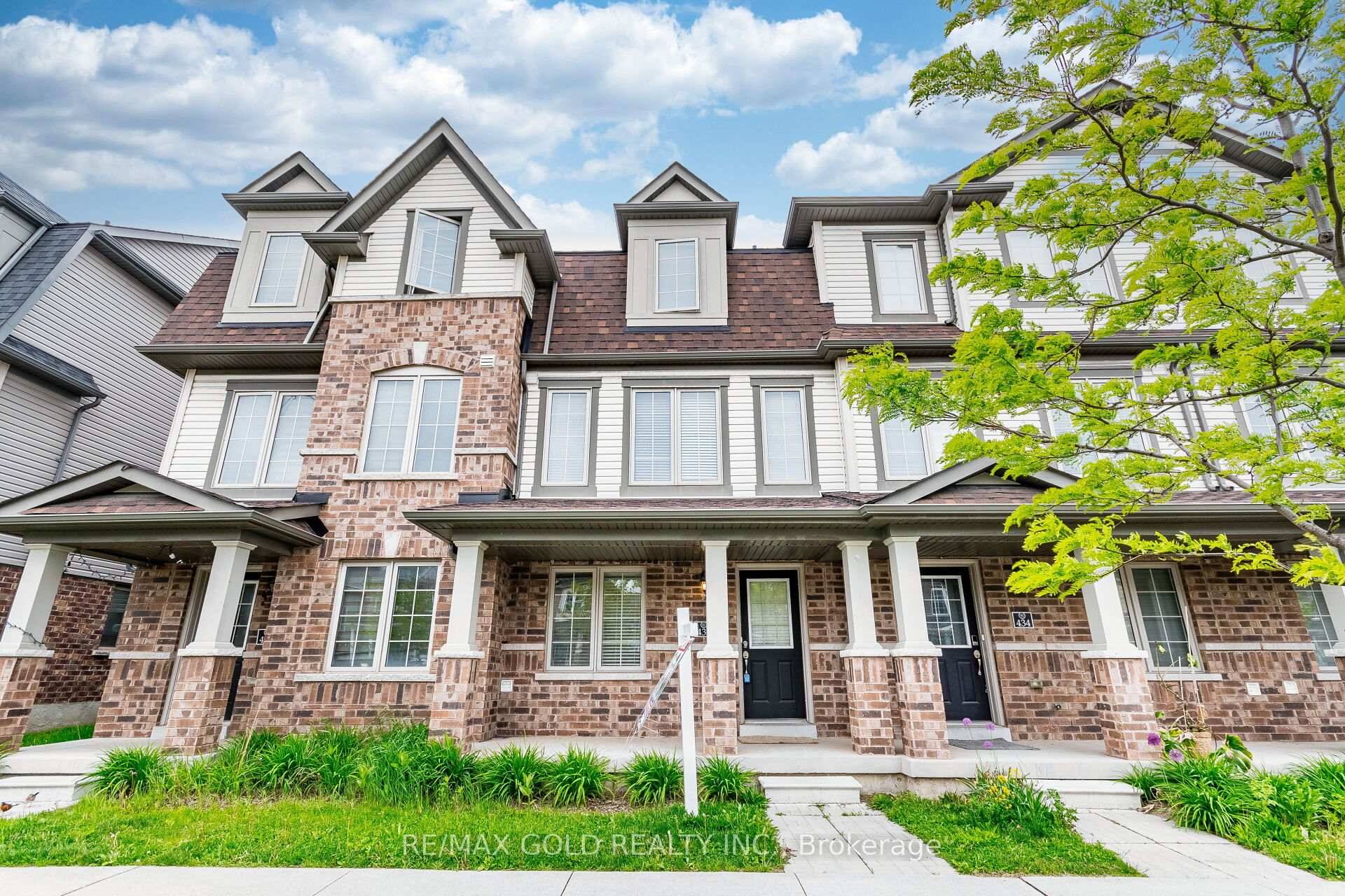 New Townhouse, 4 Bedrooms 3 Full Bathrooms And A 2 Pc Bathroom.