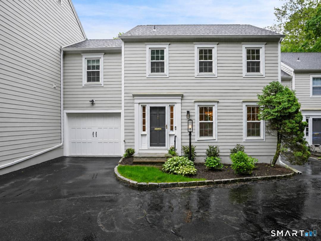 Fabulously updated 3 bedroom condo moments to downtown New Canaan and East Elementary School.