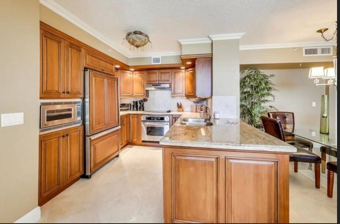 This fully furnished condo is ideally located in the vibrant heart of downtown West Palm Beach, offering the perfect blend of urban living and coastal charm.