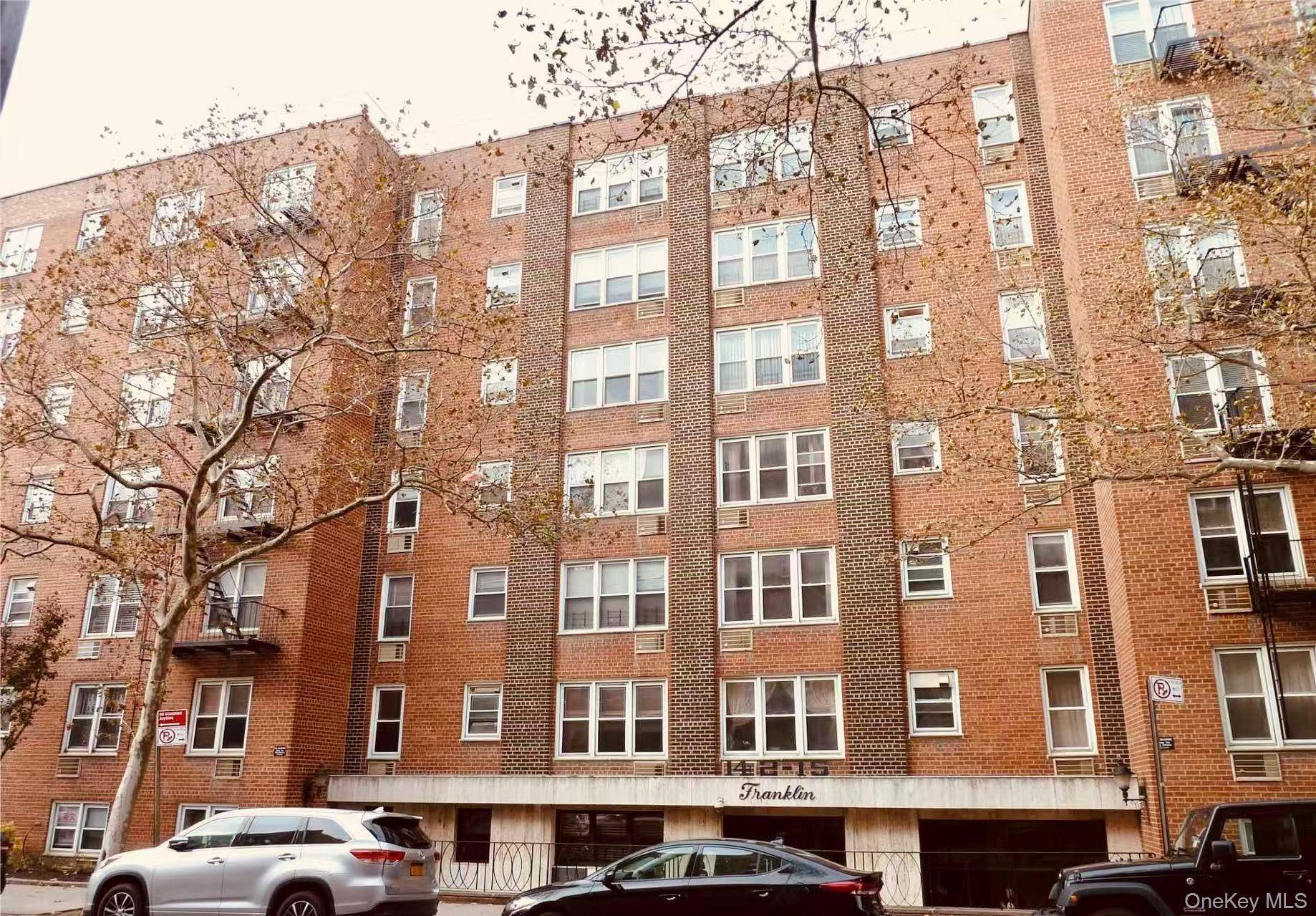 Location ! A bright amp ; spacious large two bedrooms apartment located in the heart of Flushing.