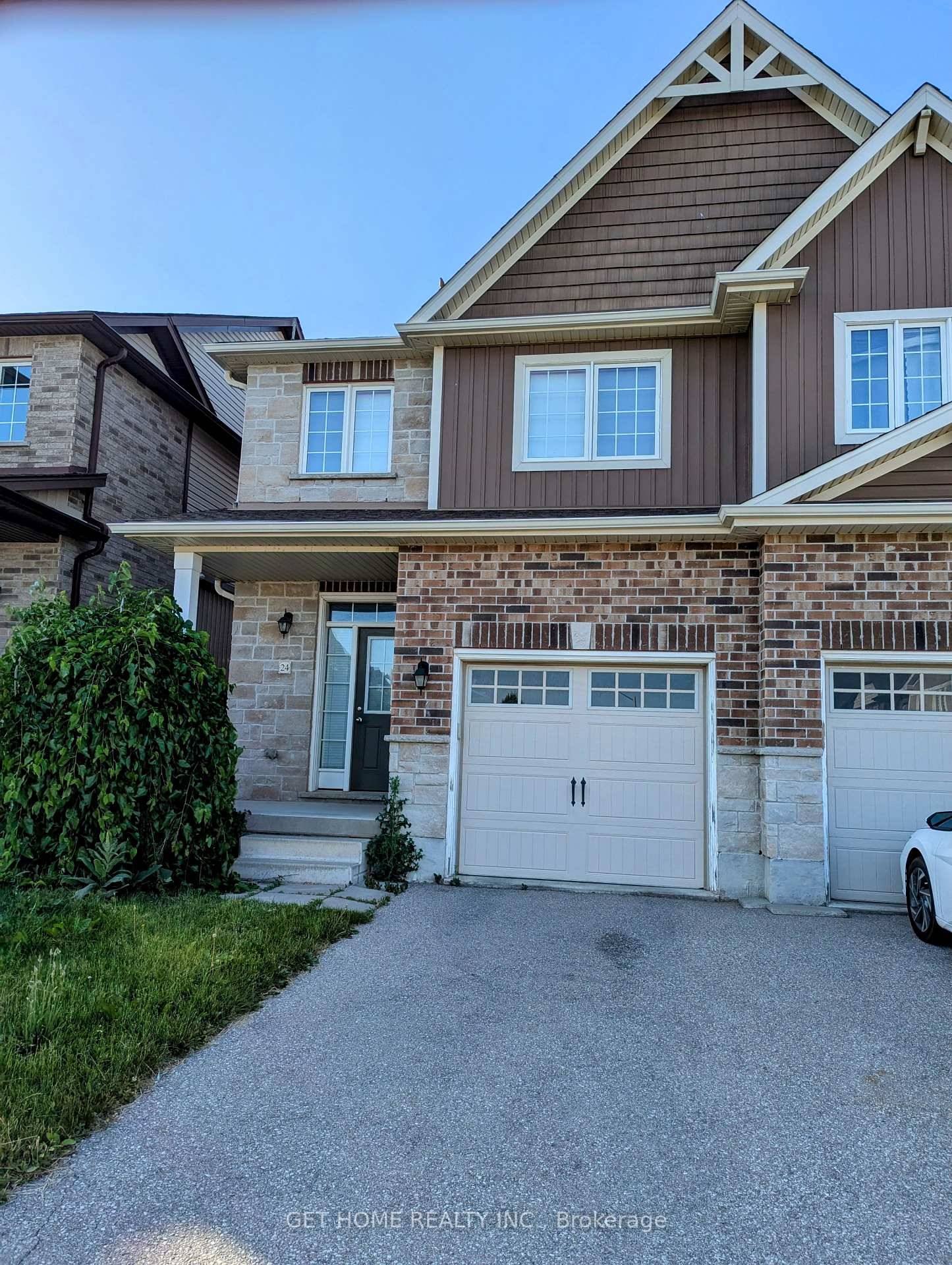 Newer freehold end unit townhome in sought after Huron area.
