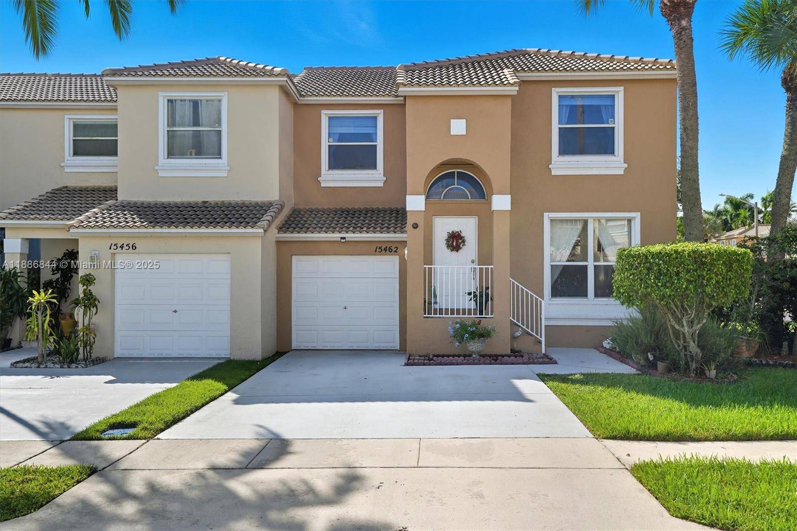 Well maintained corner townhouse in the sought after Towngate community of Pembroke Pines.
