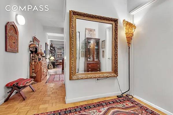DRASTIC PRICE DROP ! LOFT Lovers Special.