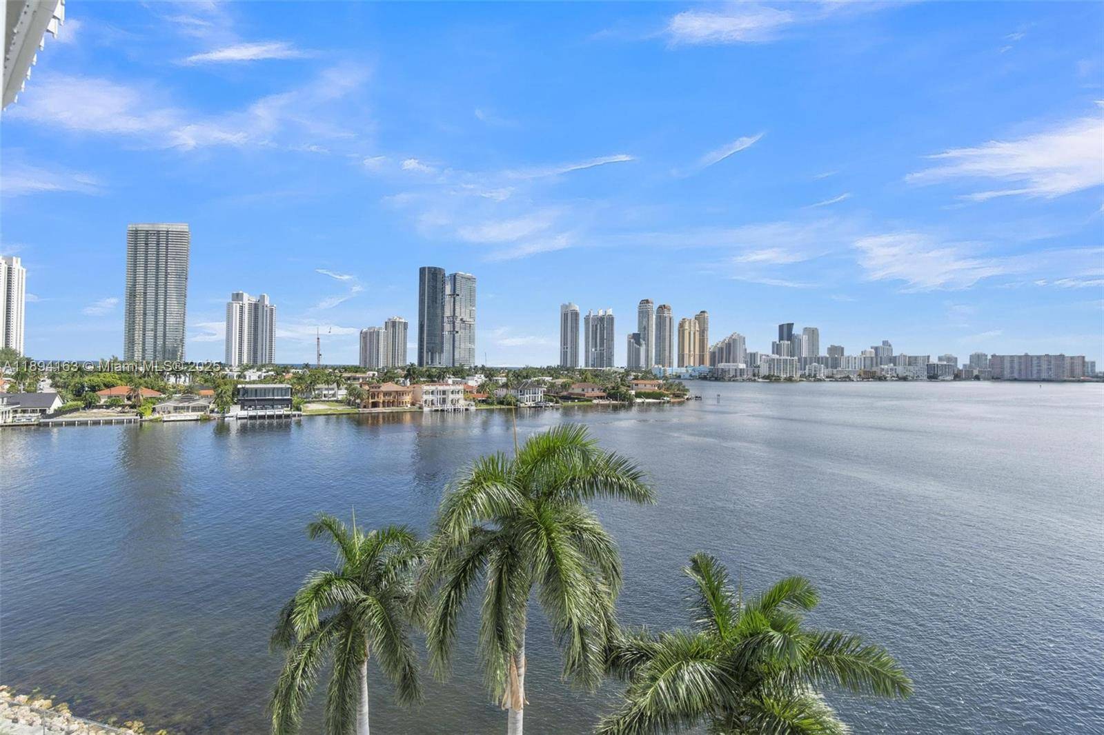 Price adjusted ! The best corner unit at MYSTIC POINTE tower 200.