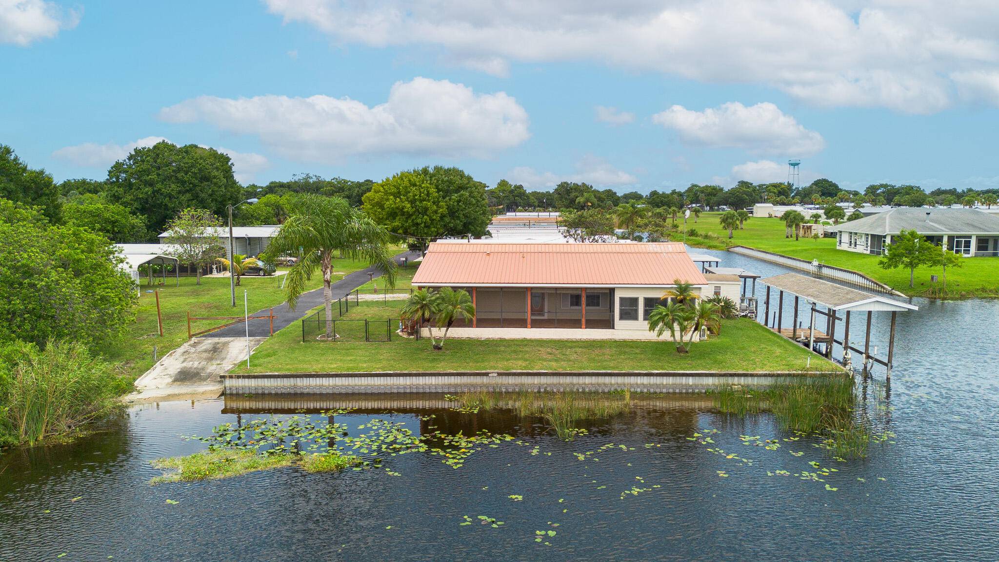 Gorgeous waterfront 3 2 located on the serene rim canal.