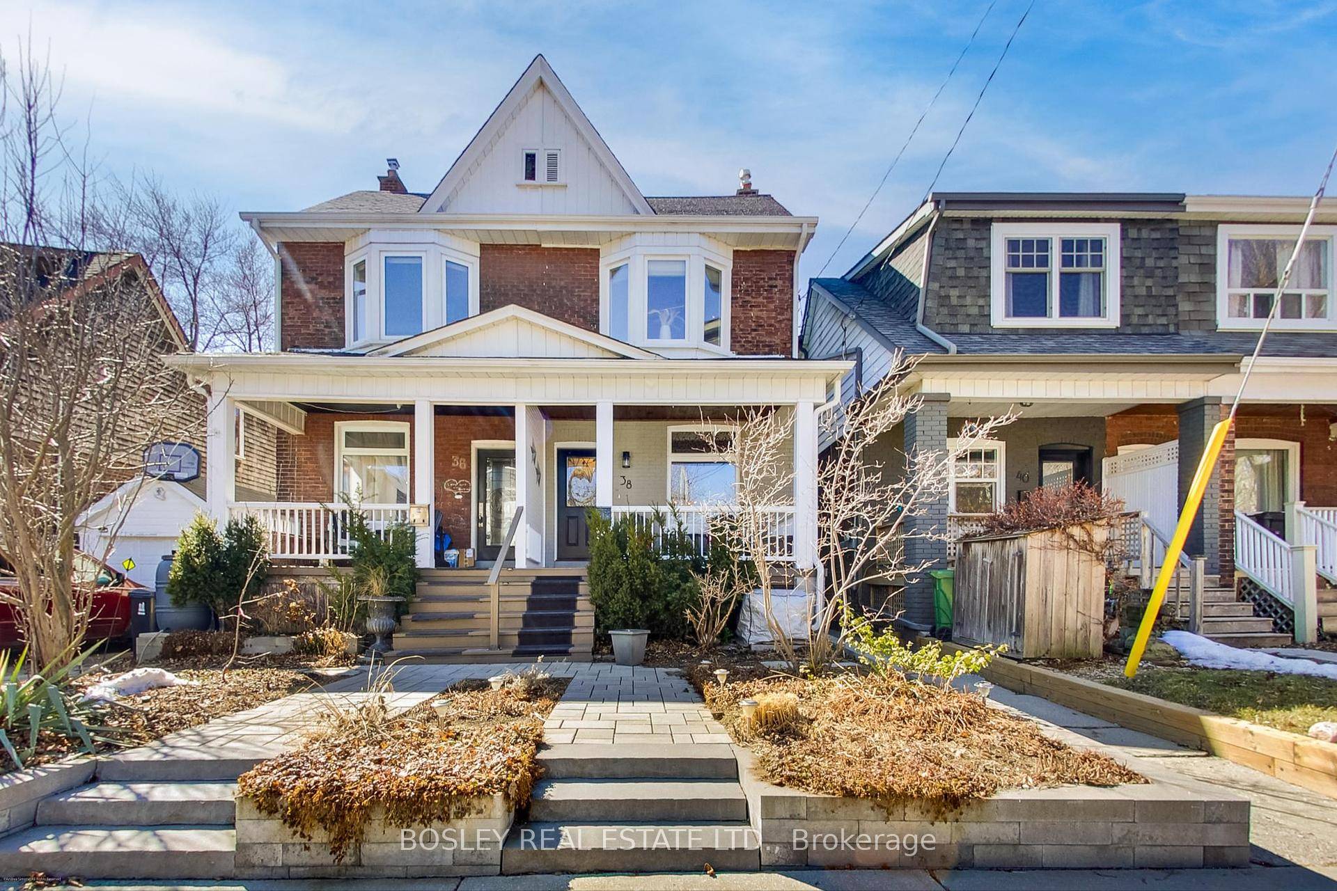 Stunning Home In The Pocket Turnkey amp ; Move In Ready.