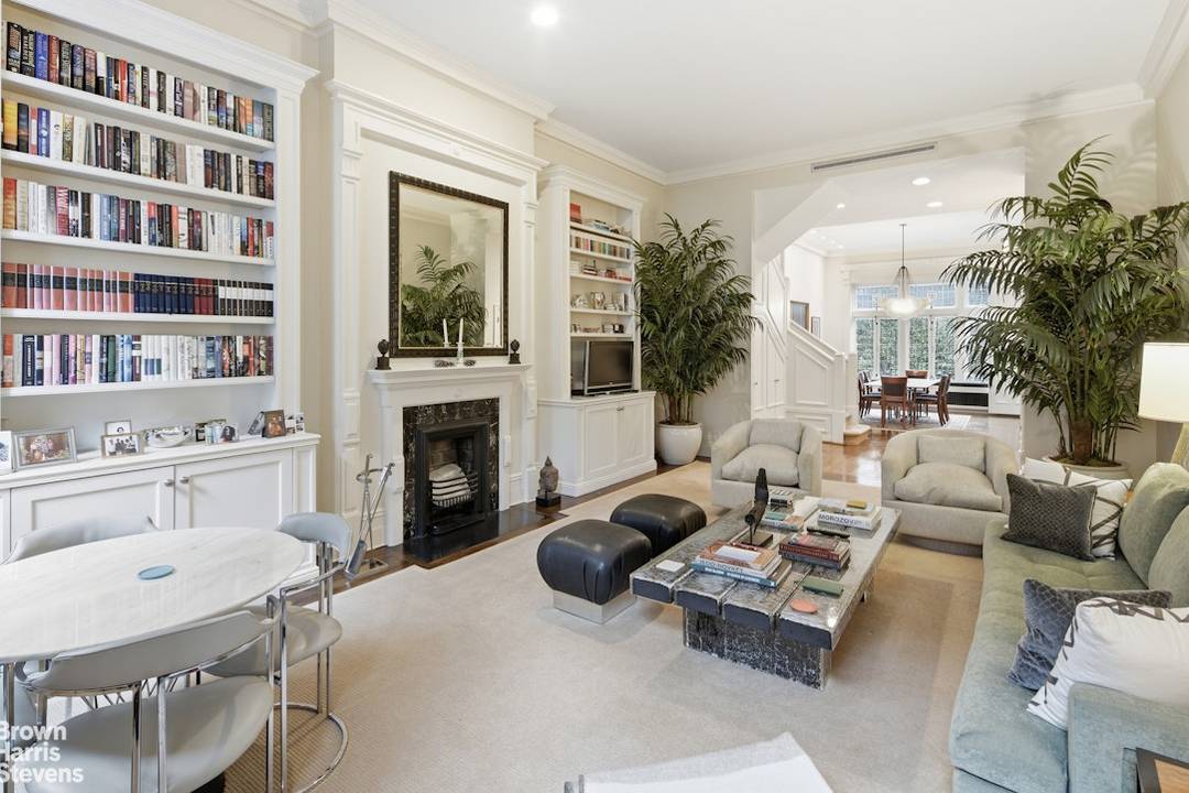 FIRST OPEN HOUSE by appointment only SUNDAY, 3 22 11 am 1 pm Extraordinary, renovated parlor floor duplex located on one of Brooklyn Heights' most coveted, tree lined streets, in ...