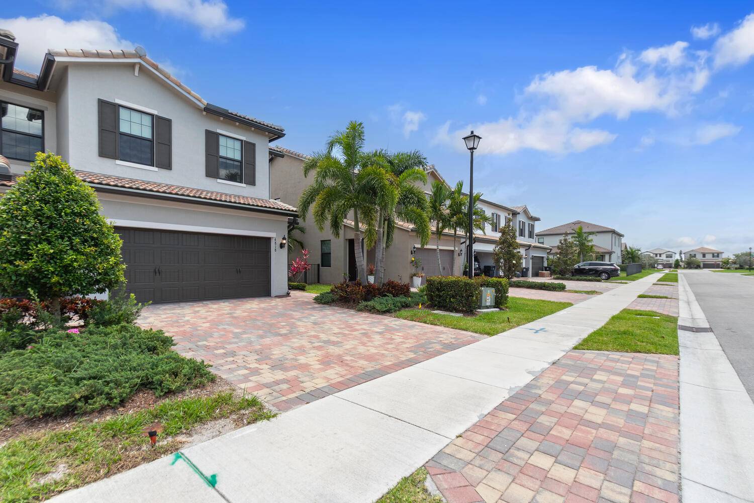 Adding extra value this particular property offers a Corner lot, Lake view totally fenced, 3 bedrooms 2.