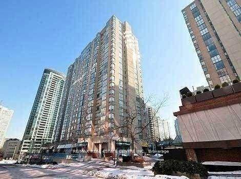 Bright, Clean amp ; Spacious Corner Unit, 2 Bedrooms With 2 Washrooms, Freshly Painted, Laminate Throughout Available For Immediate Occupancy.