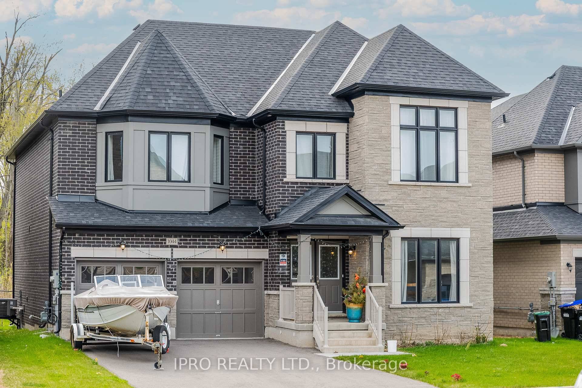 Gorgeous Home by the Beach !