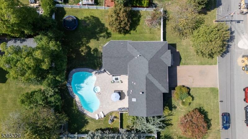 No Plume. Home has never experienced flooding or any water intrusion.