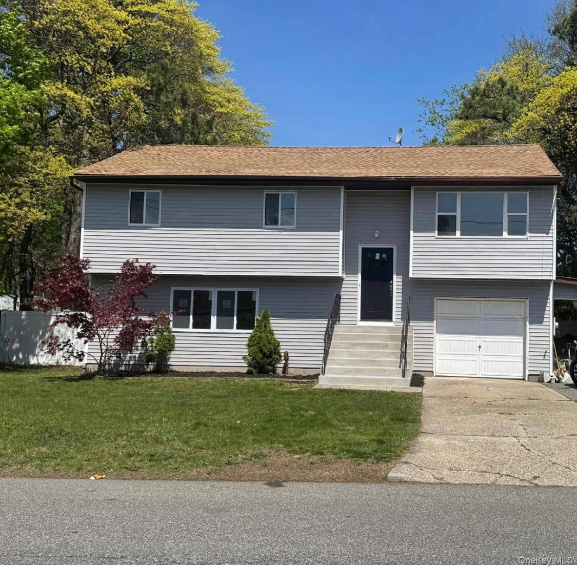 Welcome to a spacious and beautifully renovated home offering an abundance of space.