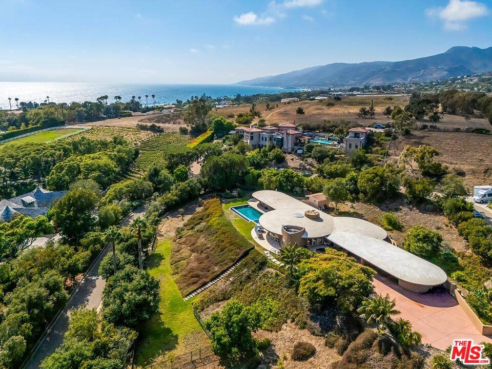 6331 Busch Dr 6BR Malibu La