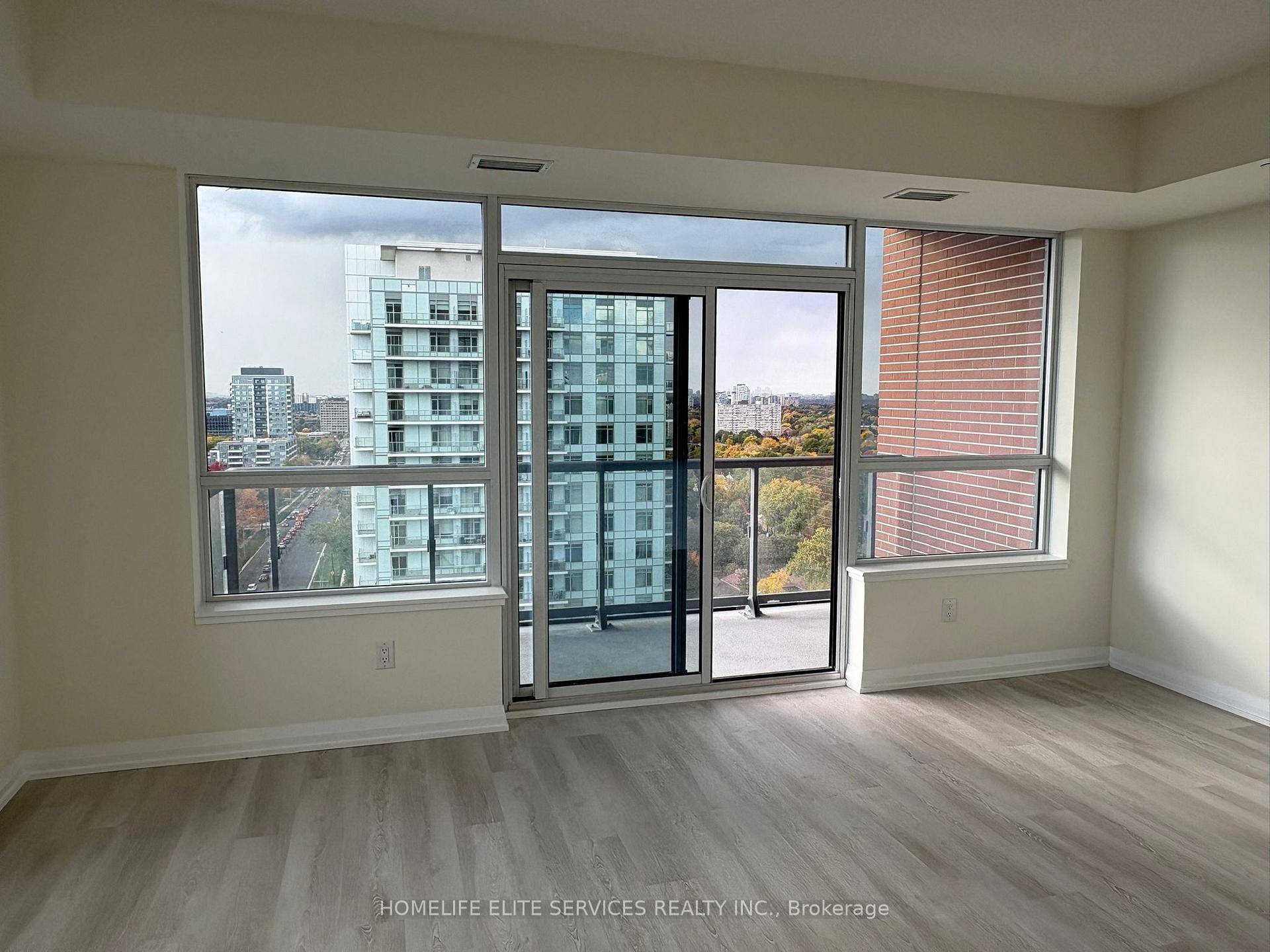 Brand New Luxury Corner Suite At Pinnacle Toronto East !