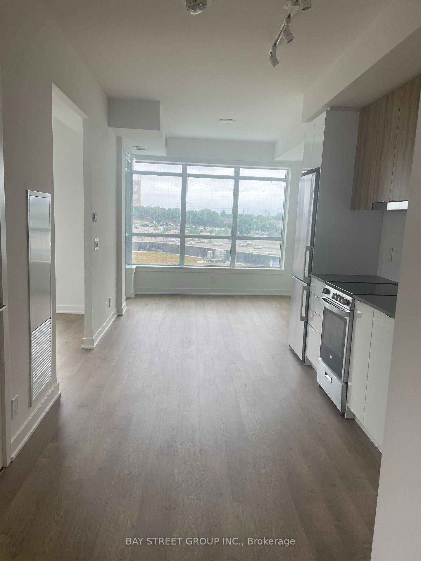 1 Year New PROMENADE PARK TOWERS with Direct Access to Promenade Shopping Centre.