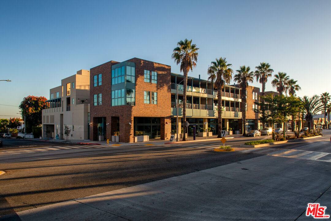 2300  WILSHIRE Santa Monica LA