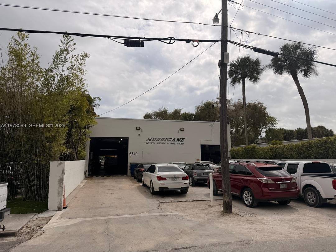AUTOMOTIVE PROPERTY BUSINESS FOR SALE IN SOUTH MIAMI PRIME AUTOMOTIVE PROPERTY AND OPERATING BUSINESS FOR SALE IN SOUTH MIAMI NEAR SOUTH MIAMI HOSPITAL AND US 1.
