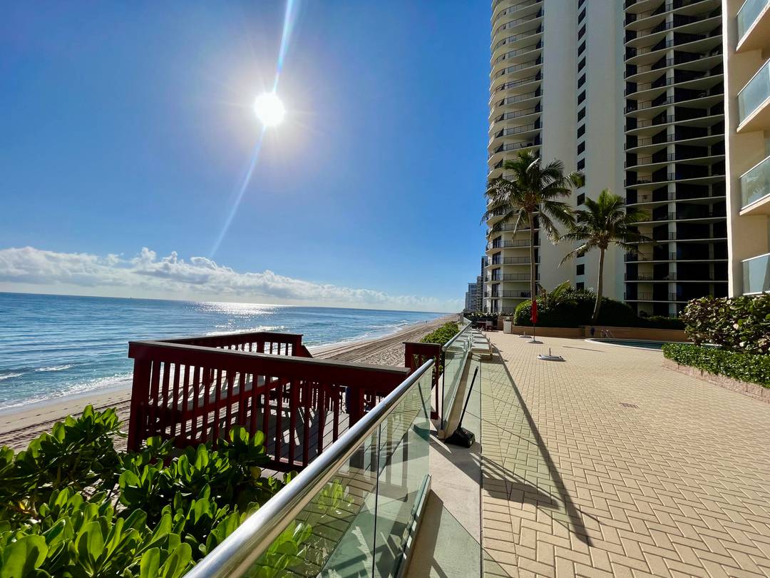 Pristine updated 2 2 Southwest Corner Unit available for Seasonal Rent.