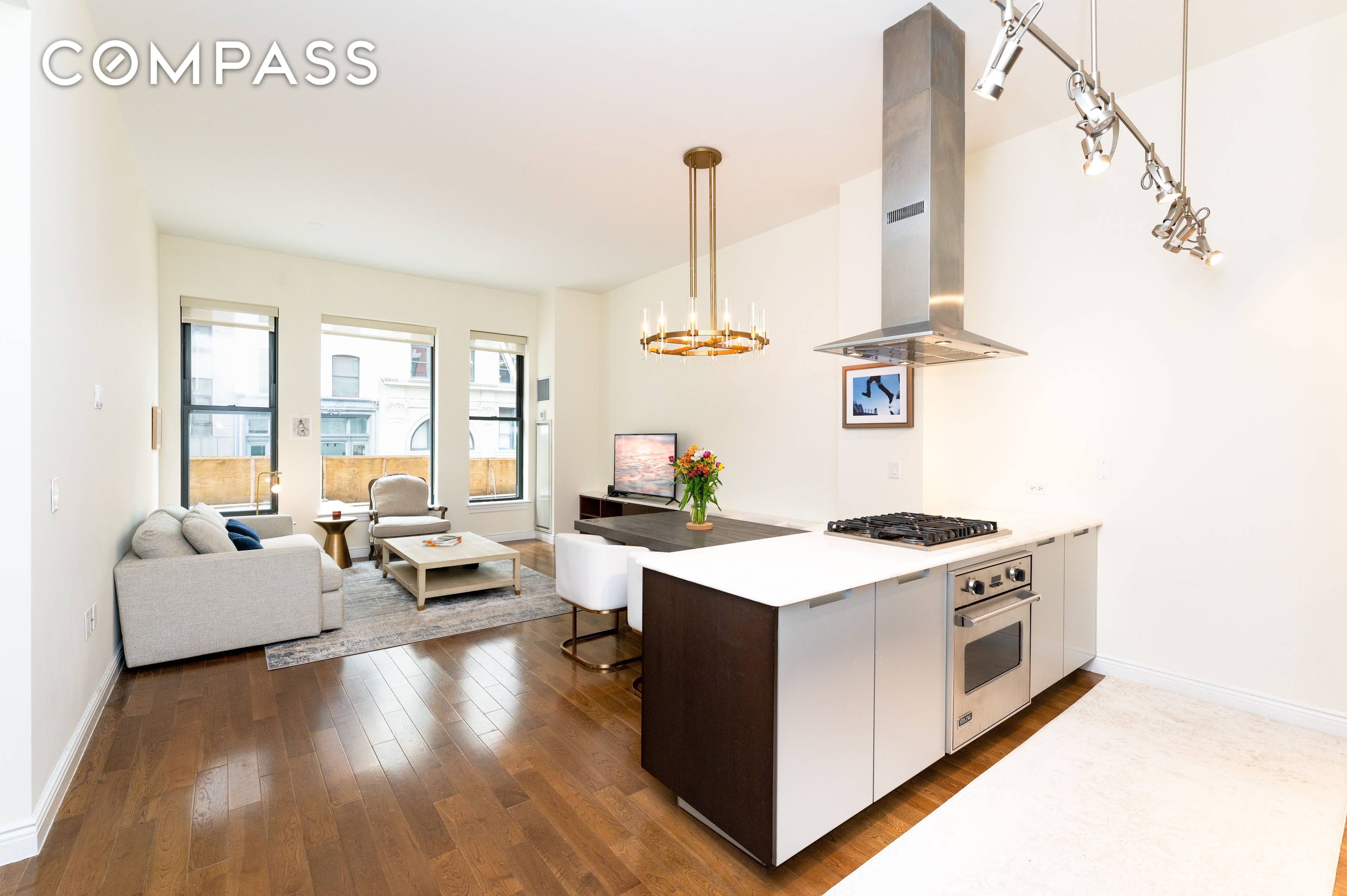 Welcome to the epitome of luxury living on New York City's iconic 5th Avenue !