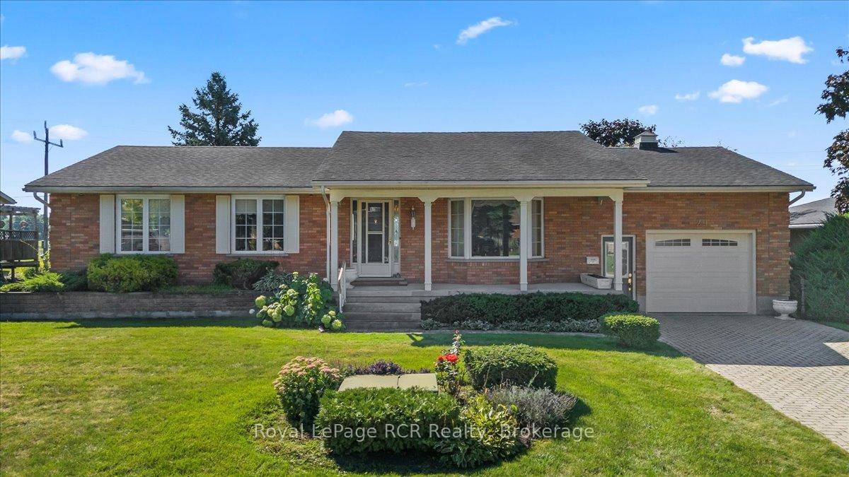 Have you been searching for a well constructed brick bungalow that offers magnificent panoramic views of the countryside ?