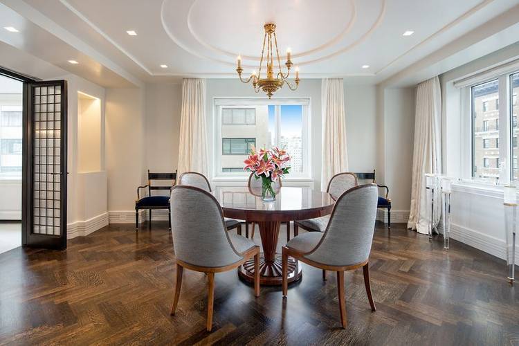 This rare polished Park Avenue residence offers the scale, light, and design pedigree to suit both city living and entertaining.