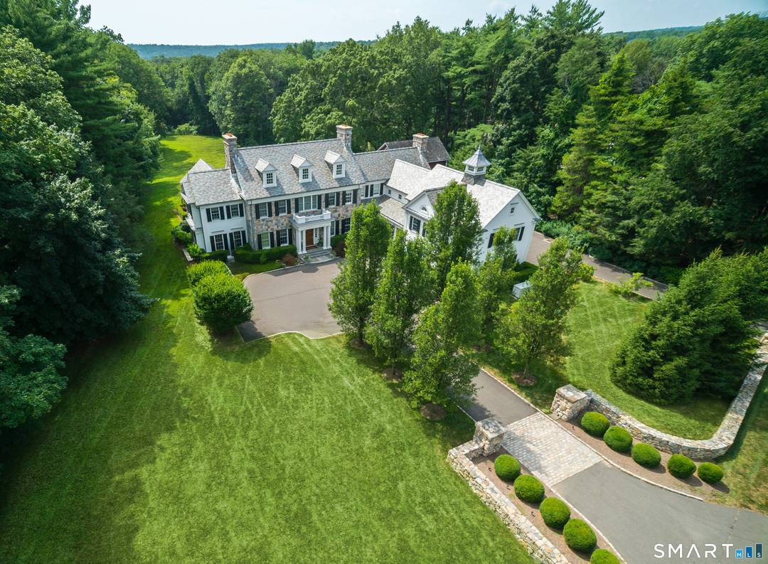 Elegant, sun drenched and sophisticated, this timeless country estate, built by Alex Kaali Nagy and decorated by Lynn Morgan, offers the ultimate in superior quality construction, luxurious amenities, exceptional millwork, ...