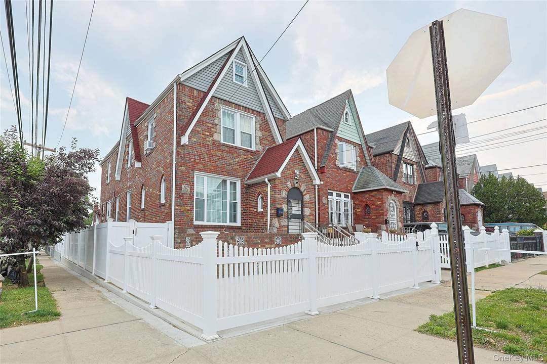 Back on Market as of 1 22 26 !