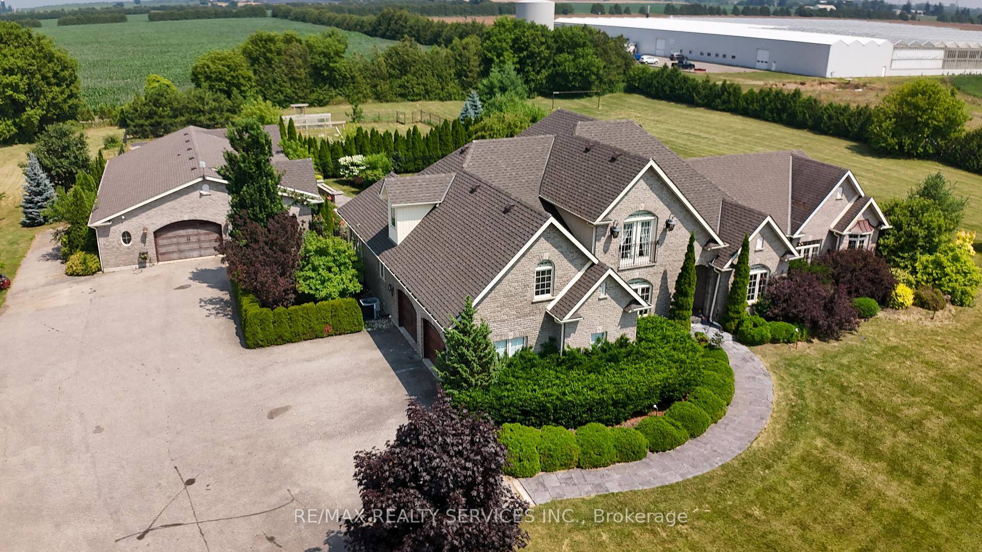 Now Offered at 2, 395, 500 A Brilliant Opportunity to Own a Rural Luxury Retreat !