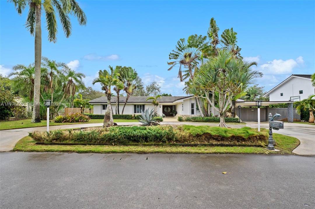 Welcome to this luxurious one story residence located in an upscale and highly desirable neighborhood.