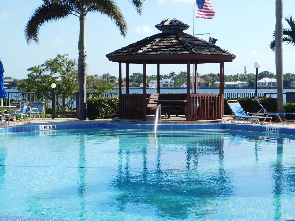 Enjoy resort living at HFB !