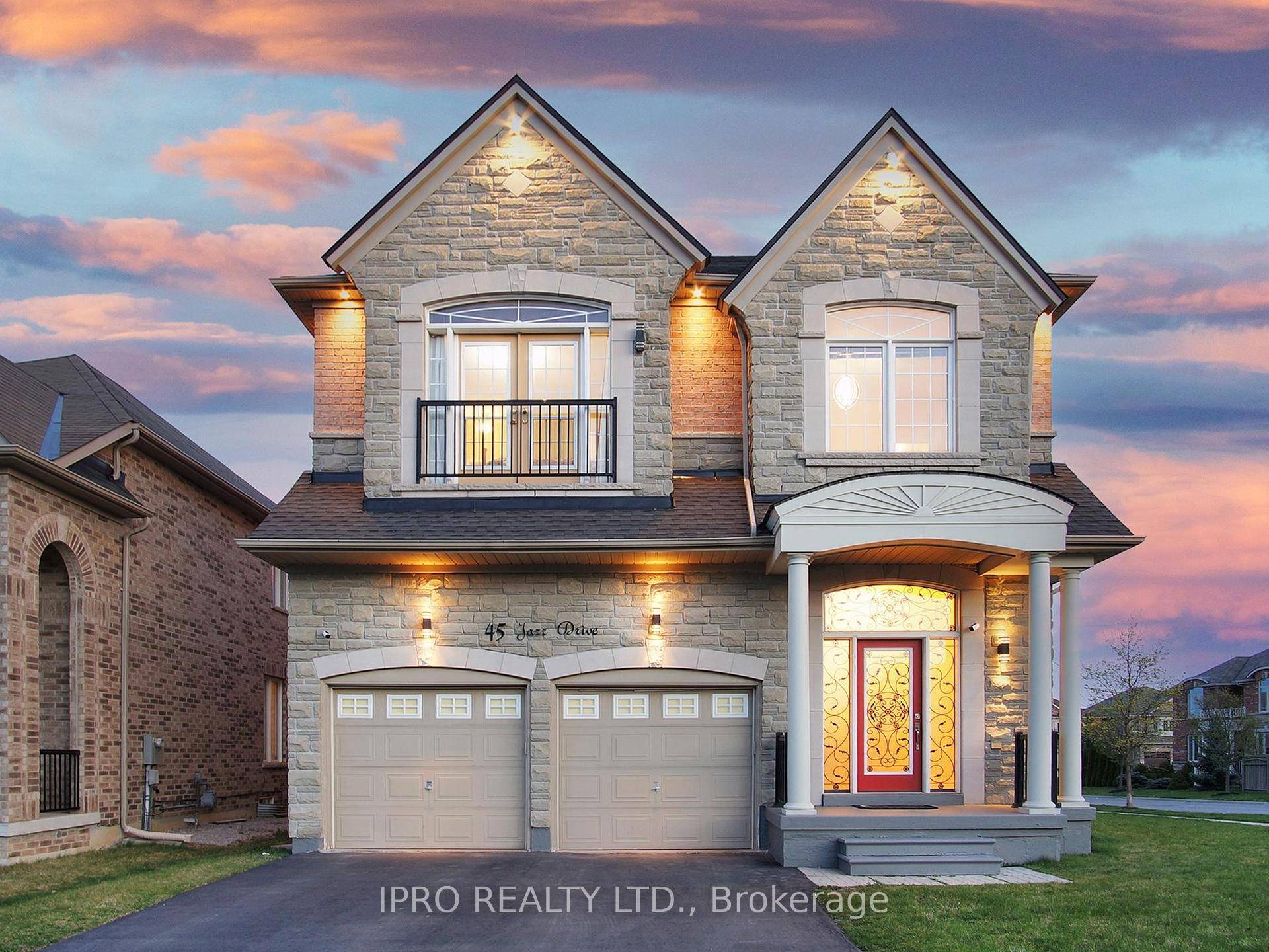 Welcome to 45 Jazz Dr A Corner Lot, Nestled in the prestigious Patterson community, this stunning residence offers timeless elegance combined with a spacious modern layout.